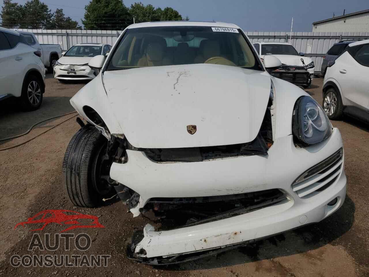 PORSCHE CAYENNE 2012 - WP1AA2A29CLA07236