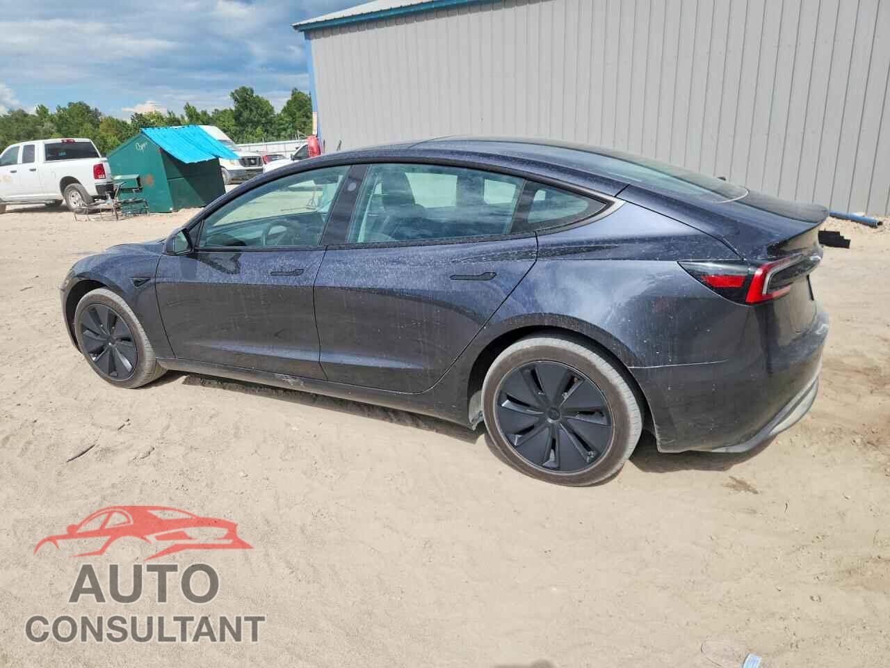 TESLA MODEL 3 2025 - 5YJ3E1EA4SF890917