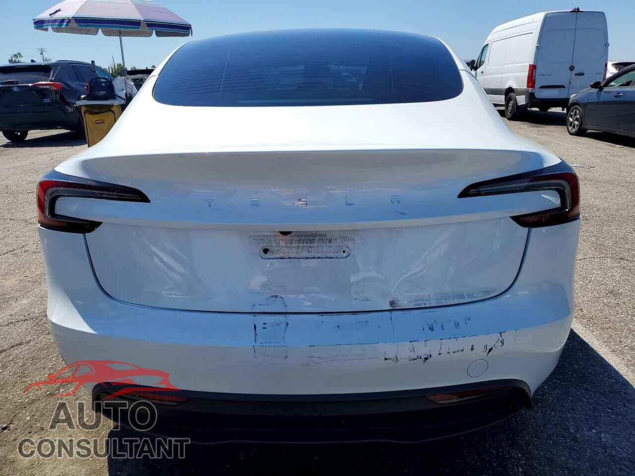 TESLA MODEL 3 2024 - 5YJ3E1EA8RF833985