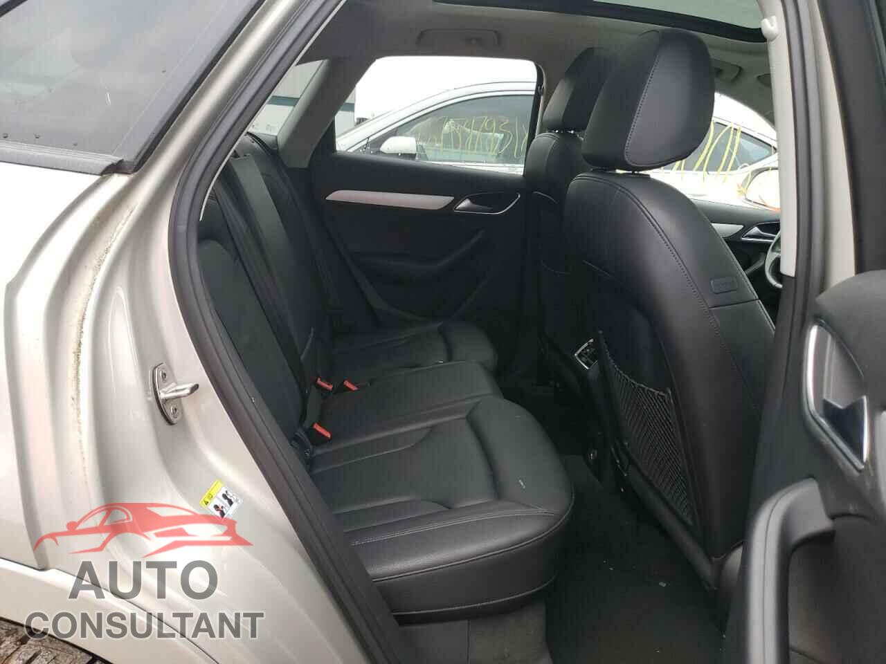 AUDI Q3 2017 - WA1ECCFS9HR014357