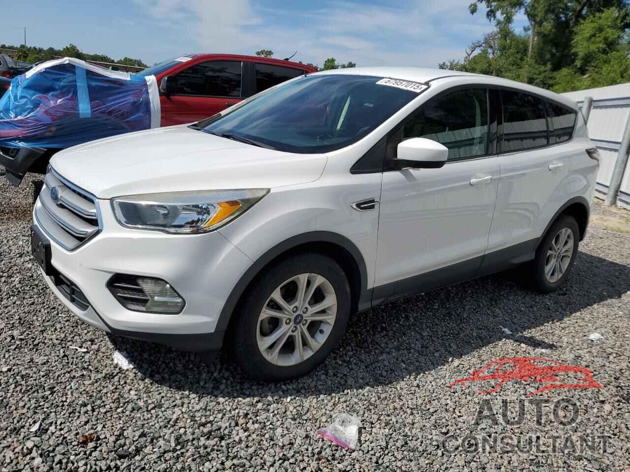FORD ESCAPE 2017 - 1FMCU0GDXHUE39166