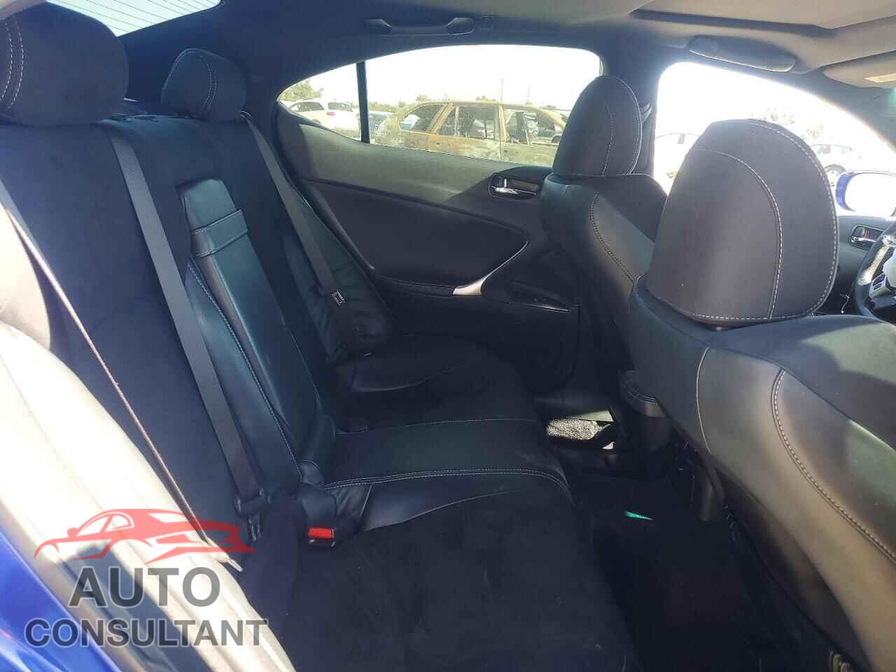 LEXUS IS 2011 - JTHBE5C24B5027937