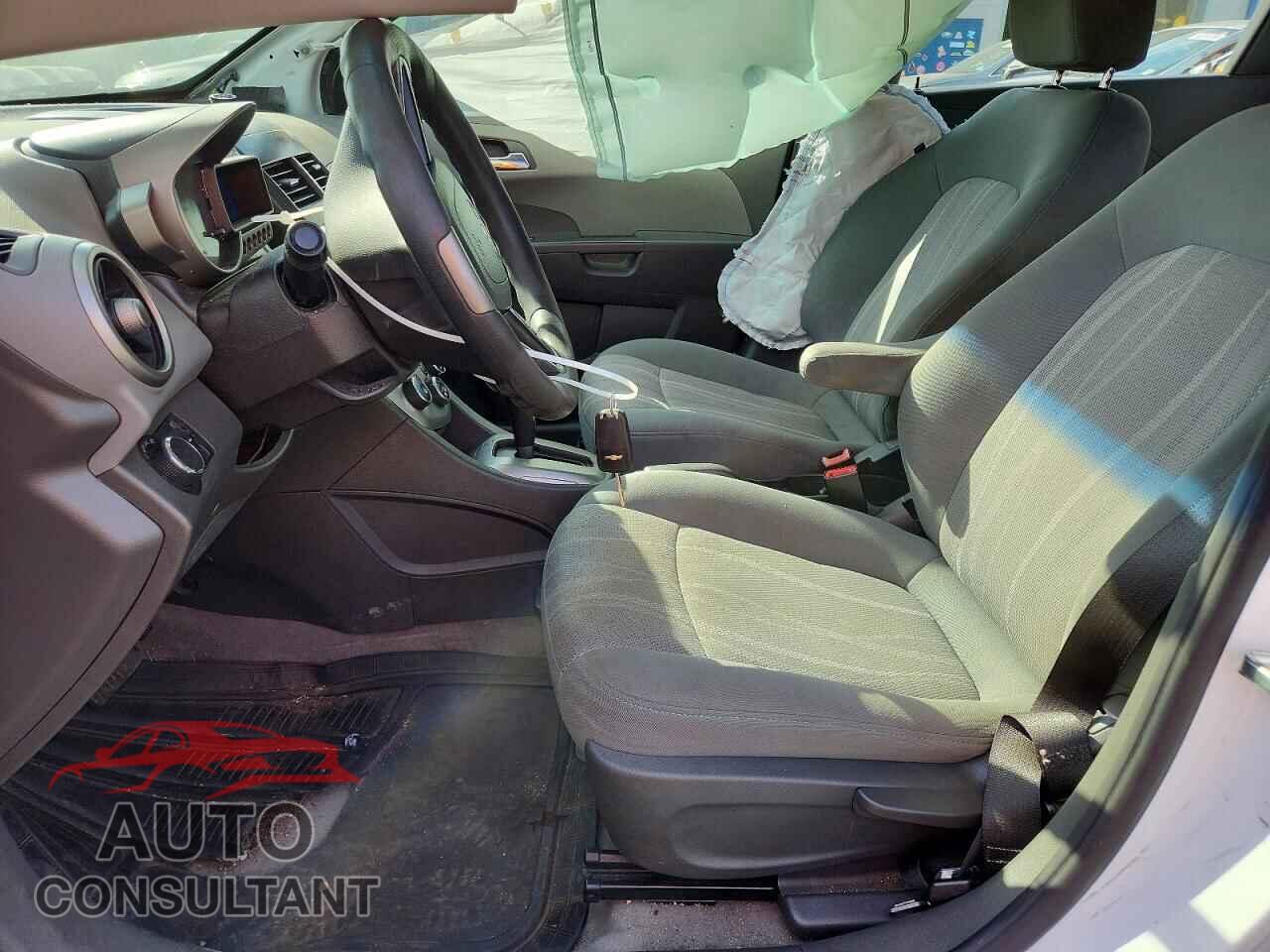 CHEVROLET SONIC 2014 - 1G1JC6SH0E4100514