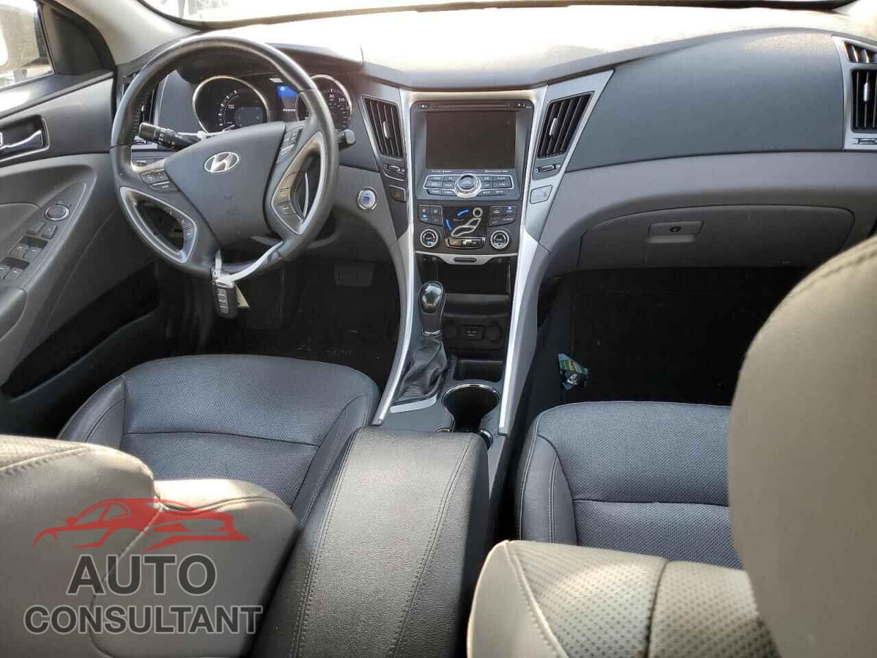 HYUNDAI SONATA 2011 - KMHEC4A4XBA018746
