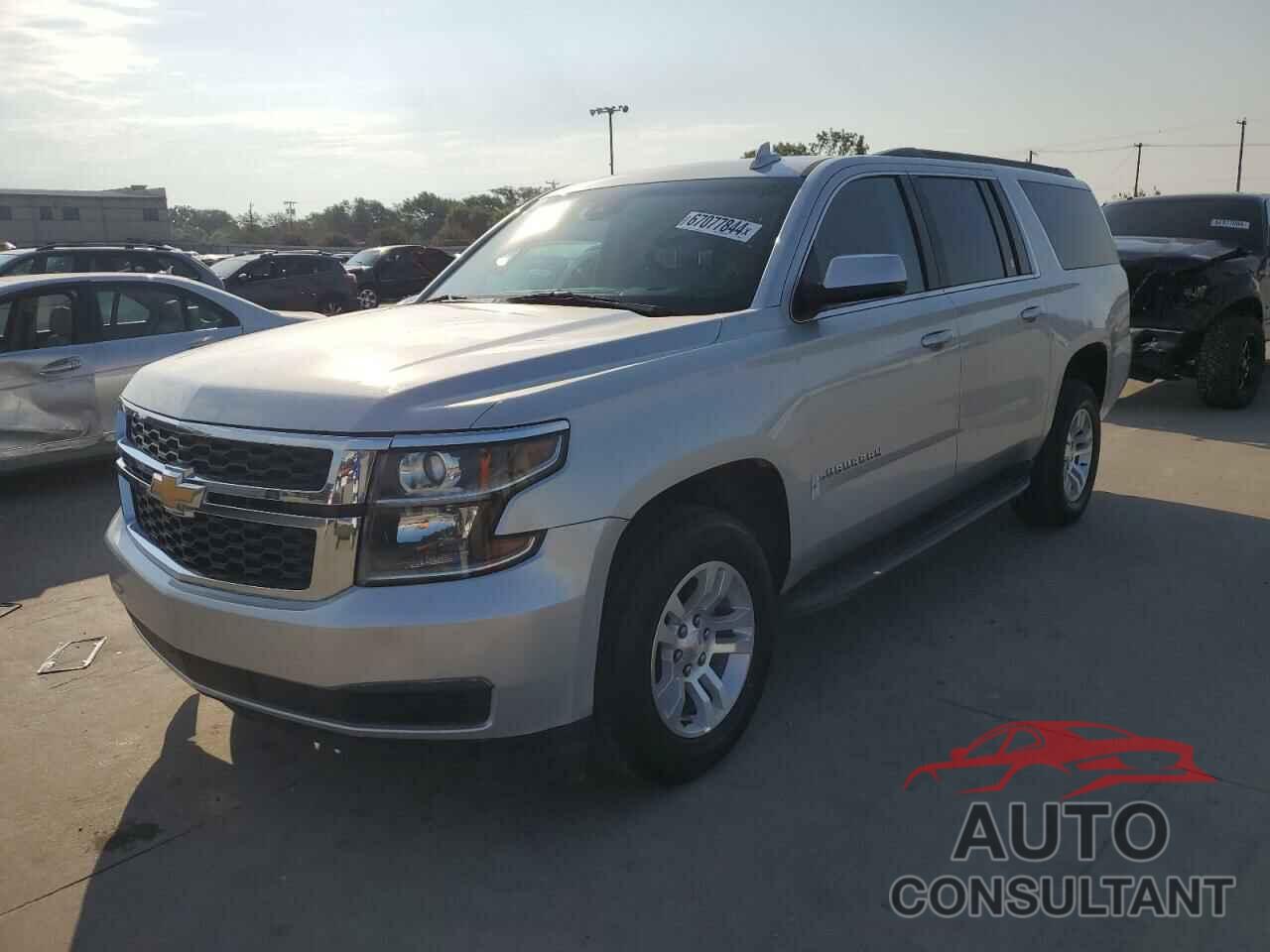 CHEVROLET SUBURBAN 2018 - 1GNSCHKC1JR243021