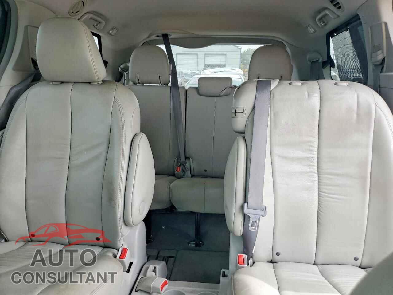 TOYOTA SIENNA 2011 - 5TDYK3DC2BS099634