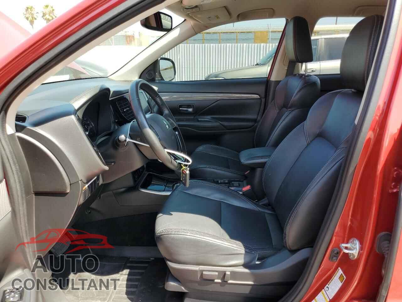 MITSUBISHI OUTLANDER 2019 - JA4AD3A30KZ007736