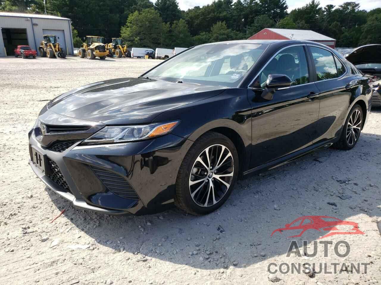 TOYOTA CAMRY 2018 - 4T1B11HK3JU016409