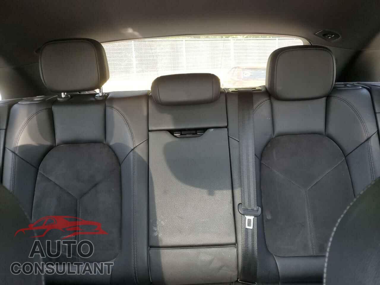 PORSCHE MACAN 2017 - WP1AA2A56HLB01656