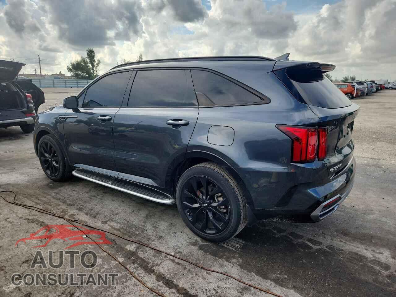 KIA SORENTO 2023 - 5XYRK4LFXPG232103