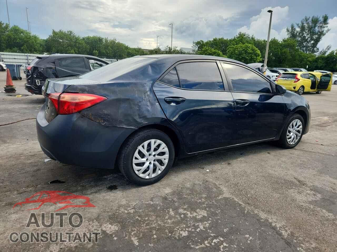 TOYOTA COROLLA 2018 - 5YFBURHE5JP842972