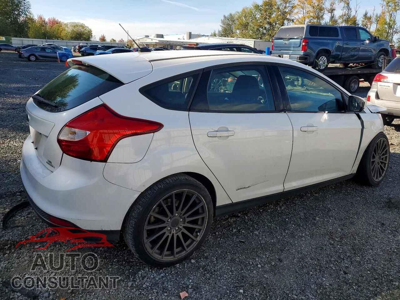 FORD FOCUS 2012 - 1FAHP3K29CL433386