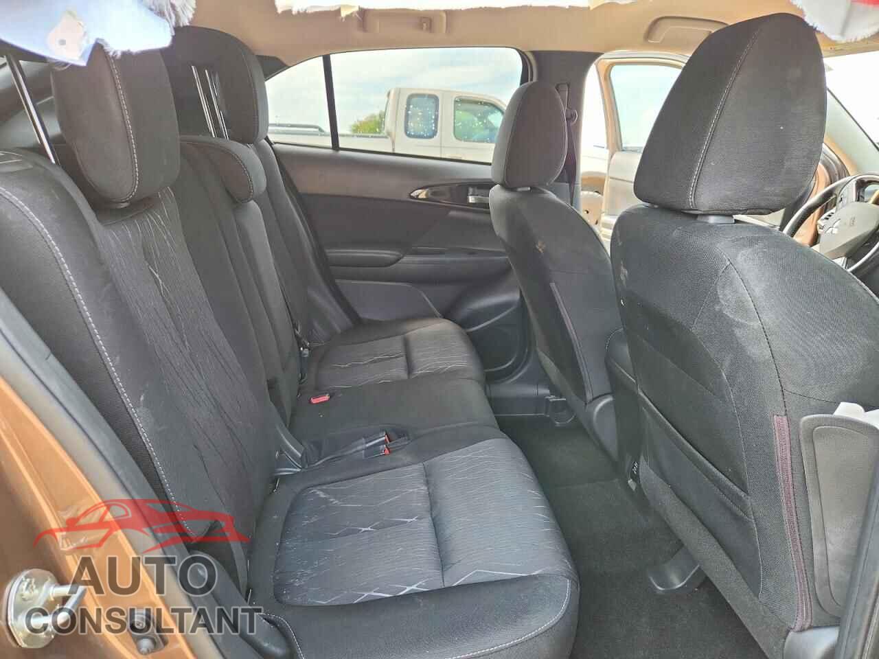 MITSUBISHI ECLIPSE 2018 - JA4AT5AA9JZ068305