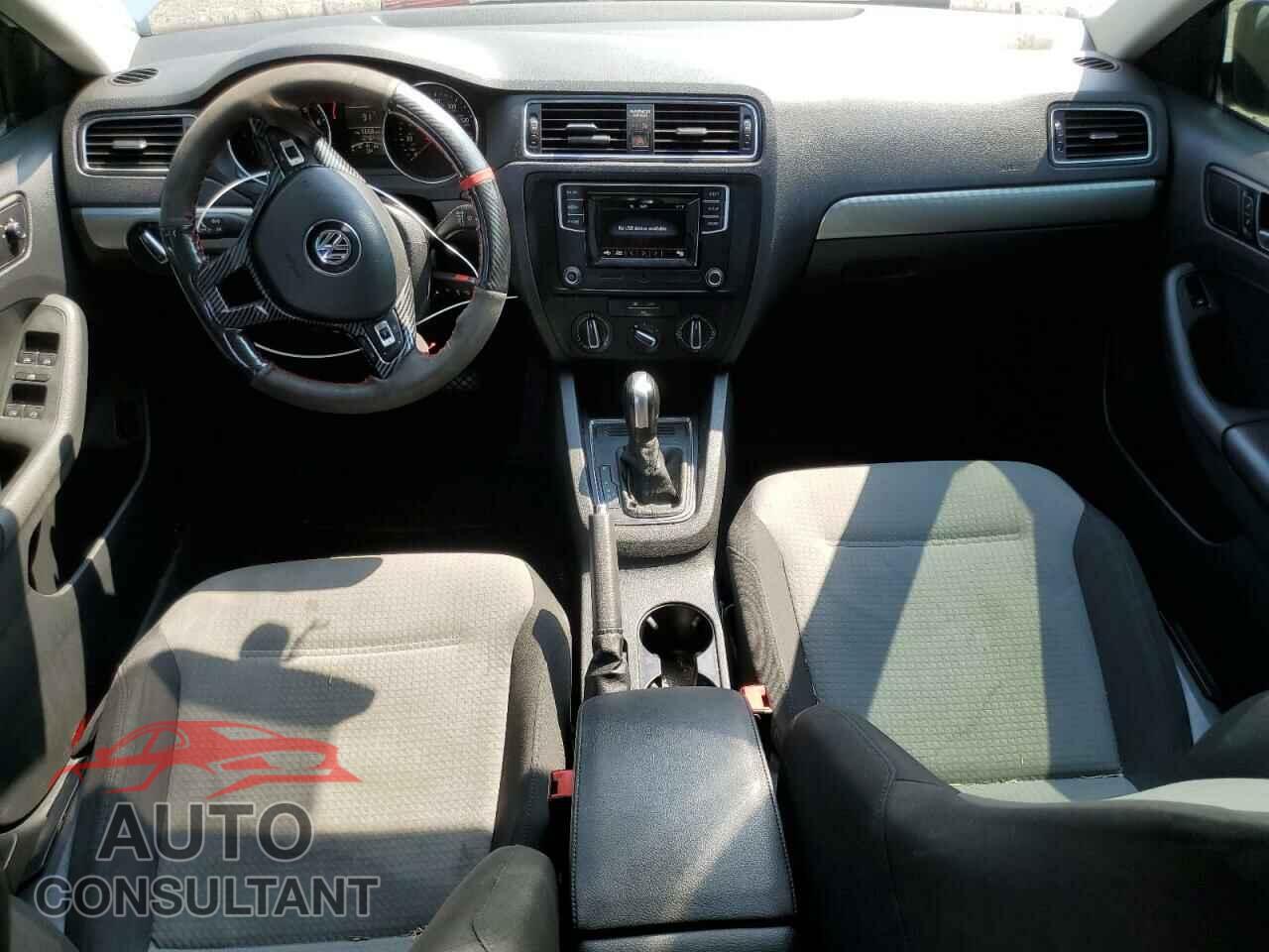 VOLKSWAGEN JETTA 2017 - 3VW2B7AJ5HM370871