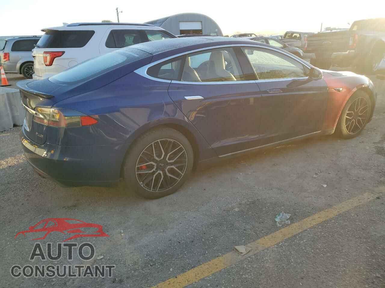 TESLA MODEL S 2015 - 5YJSA1E45FF112083