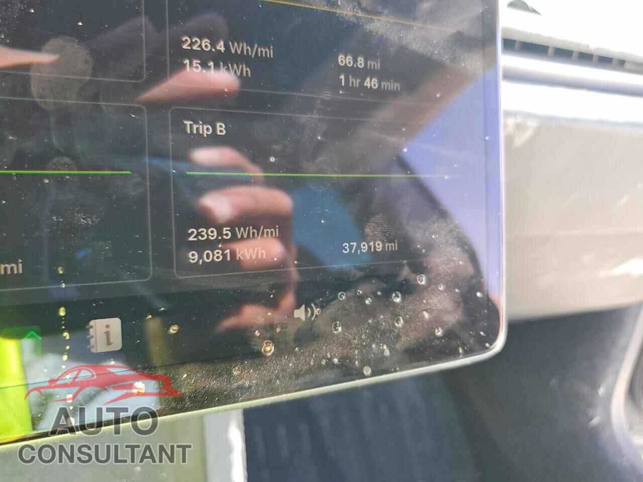 TESLA MODEL 3 2024 - 5YJ3E1EA5RF730300