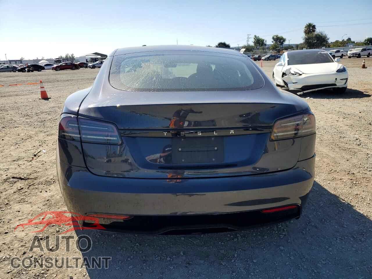 TESLA MODEL S 2023 - 5YJSA1E55PF529200