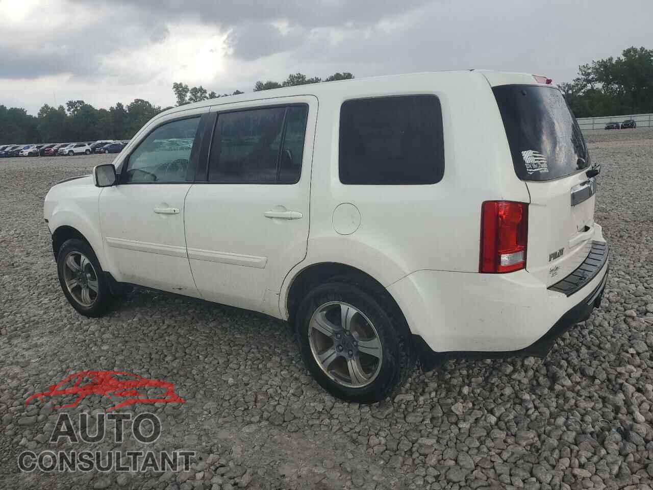 HONDA PILOT 2015 - 5FNYF4H31FB055364