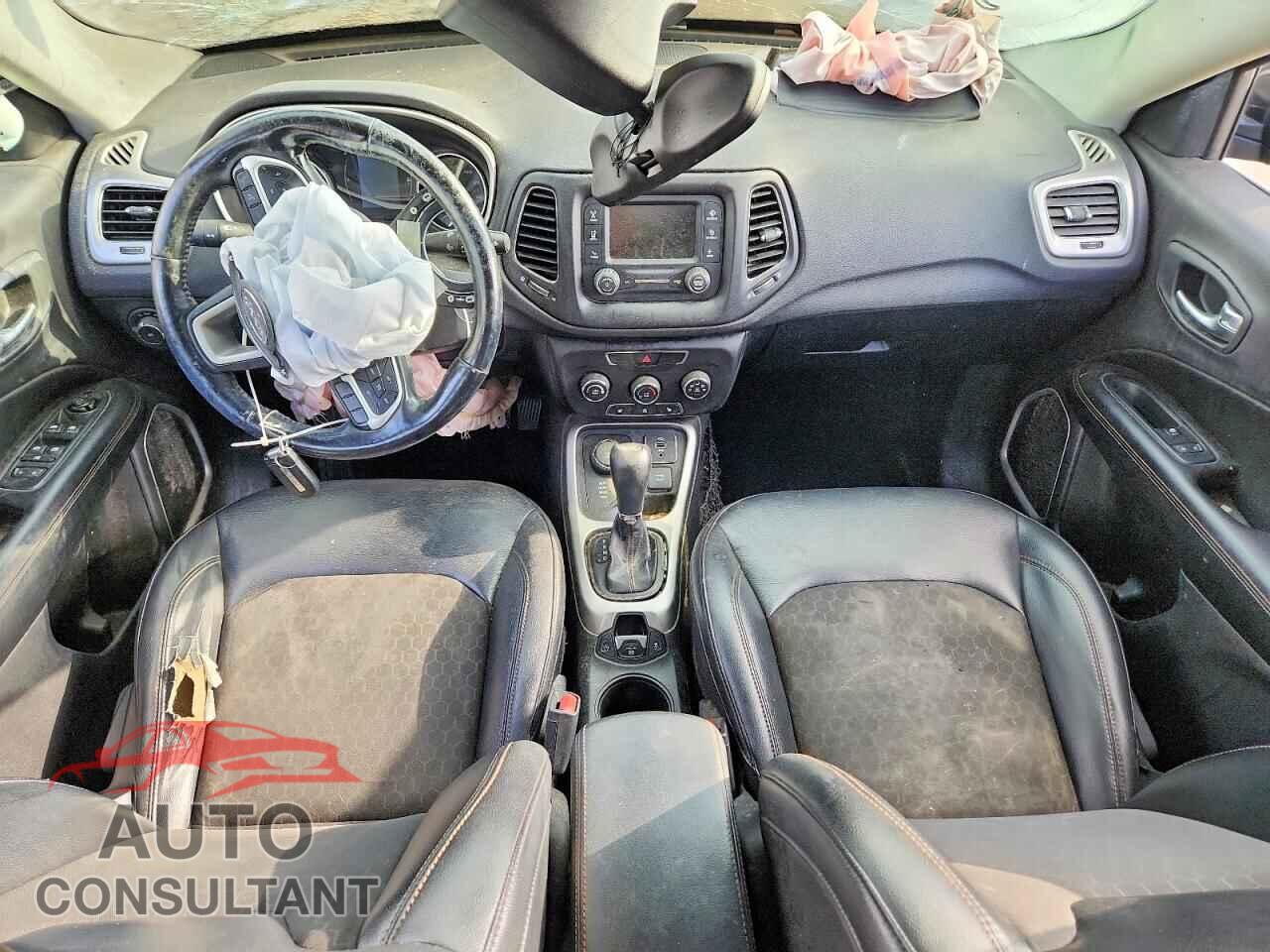 JEEP COMPASS 2018 - 3C4NJDBB2JT153119