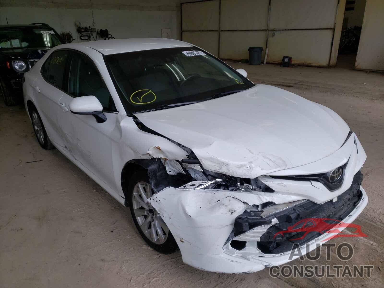TOYOTA CAMRY 2018 - 4T1B11HK5JU124739