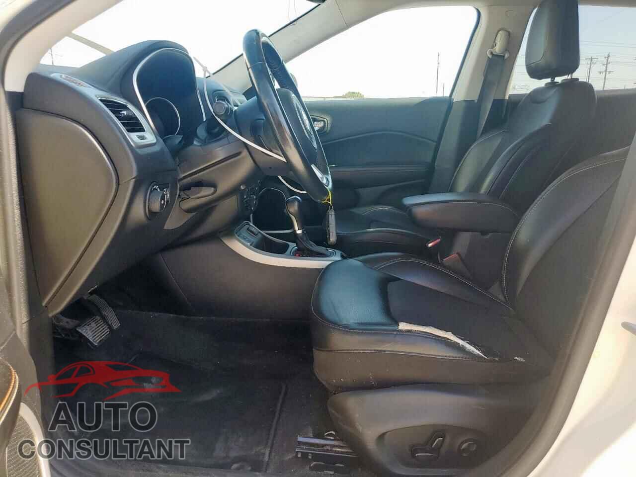 JEEP COMPASS 2019 - 3C4NJCBB8KT615954