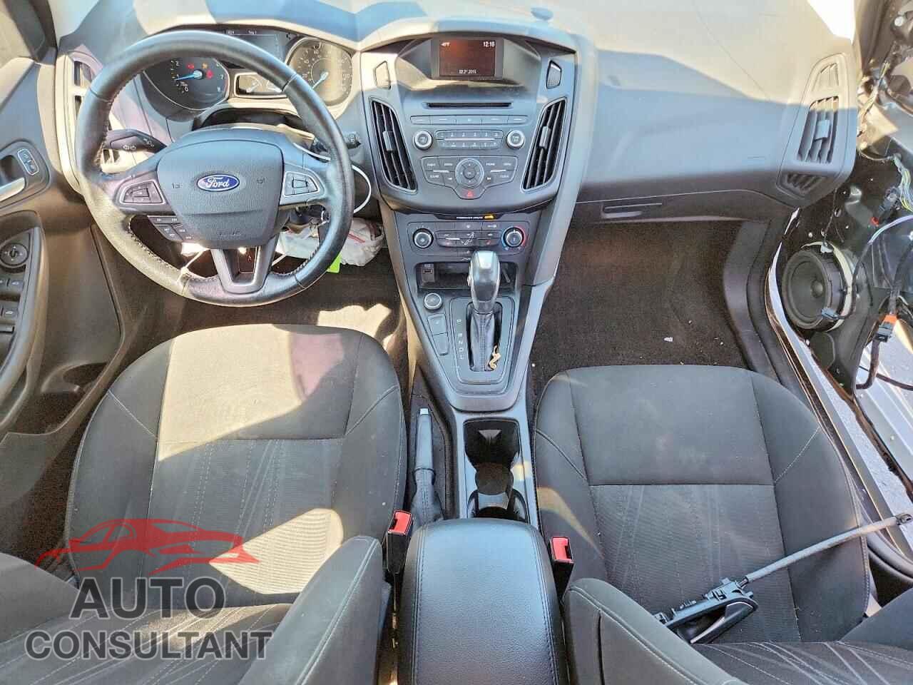 FORD FOCUS 2015 - 1FADP3K21FL251927