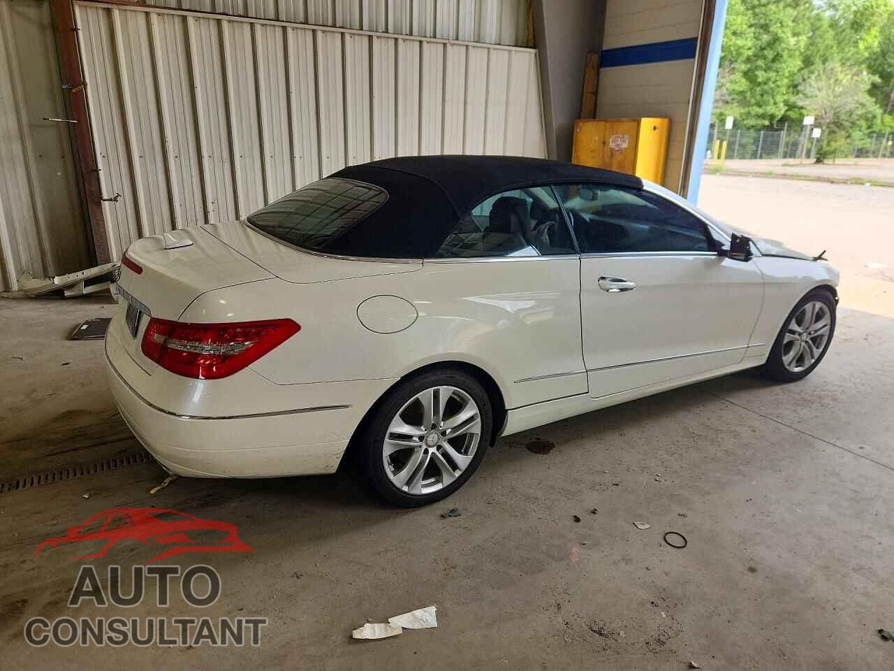 MERCEDES-BENZ E-CLASS 2011 - WDDKK5GF1BF097094