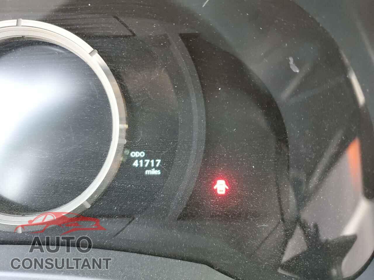 LEXUS IS 2018 - JTHBA1D26J5069253