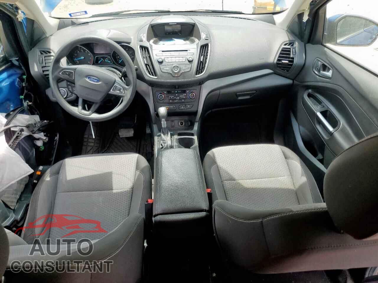 FORD ESCAPE 2017 - 1FMCU0GD5HUB01173