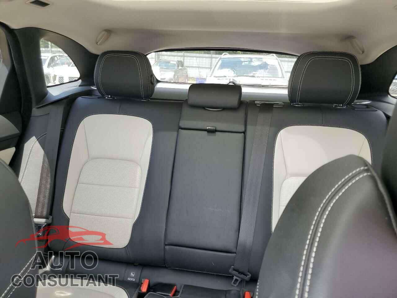 JAGUAR F-PACE 2017 - SADCL2BV8HA894879