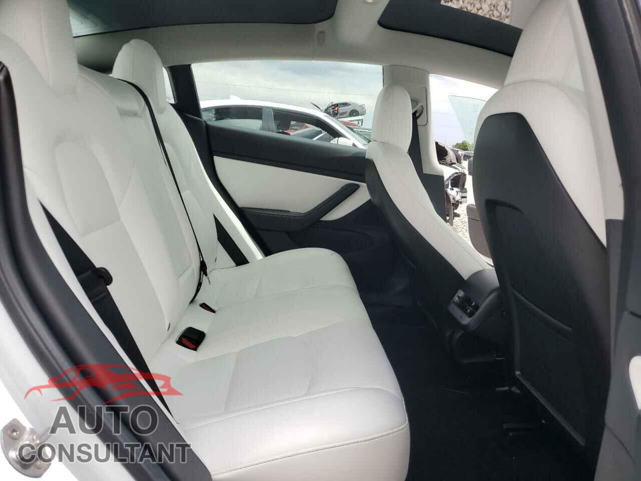 TESLA MODEL 3 2019 - 5YJ3E1EB5KF472701