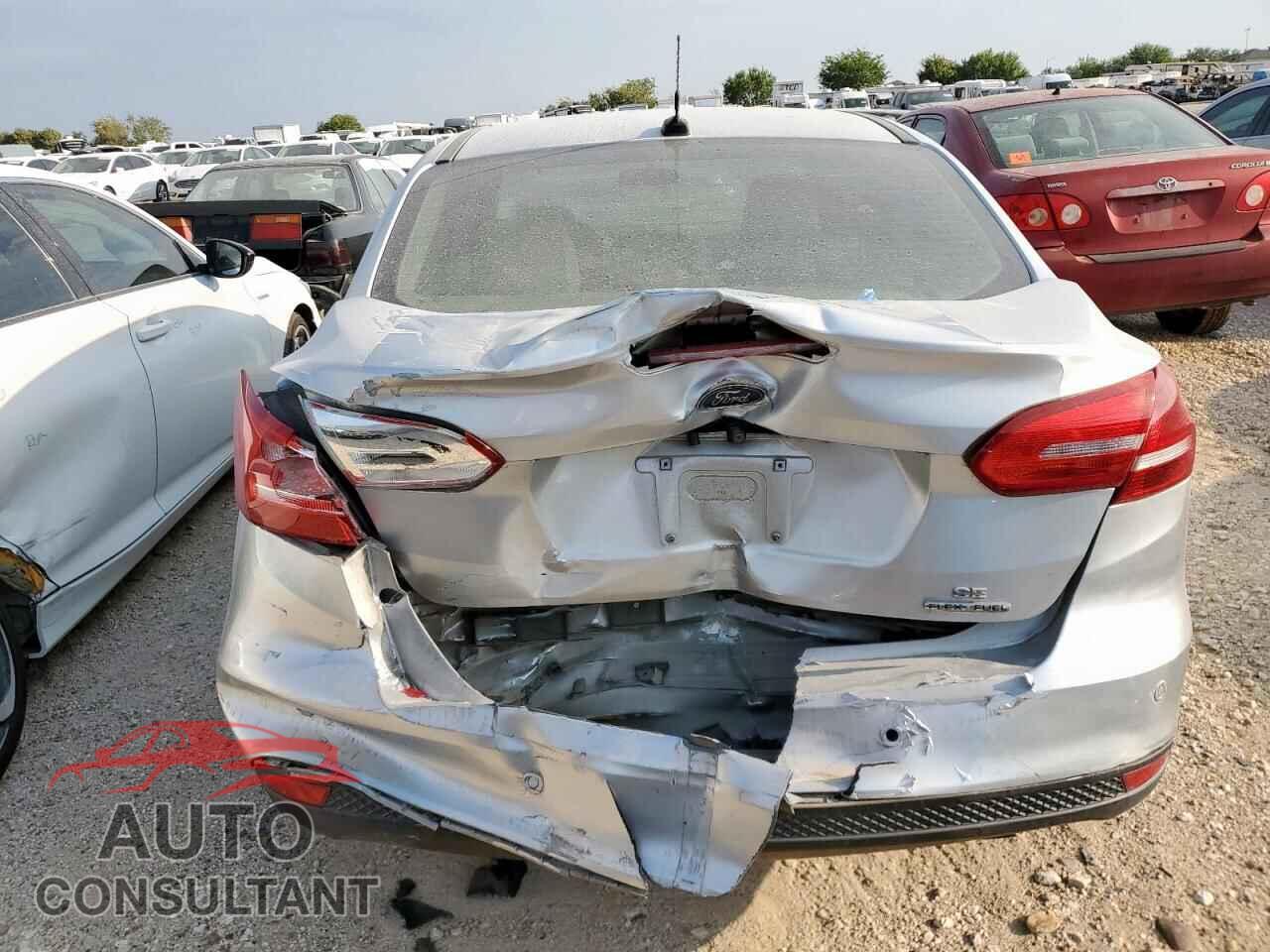 FORD FOCUS 2015 - 1FADP3F21FL210370