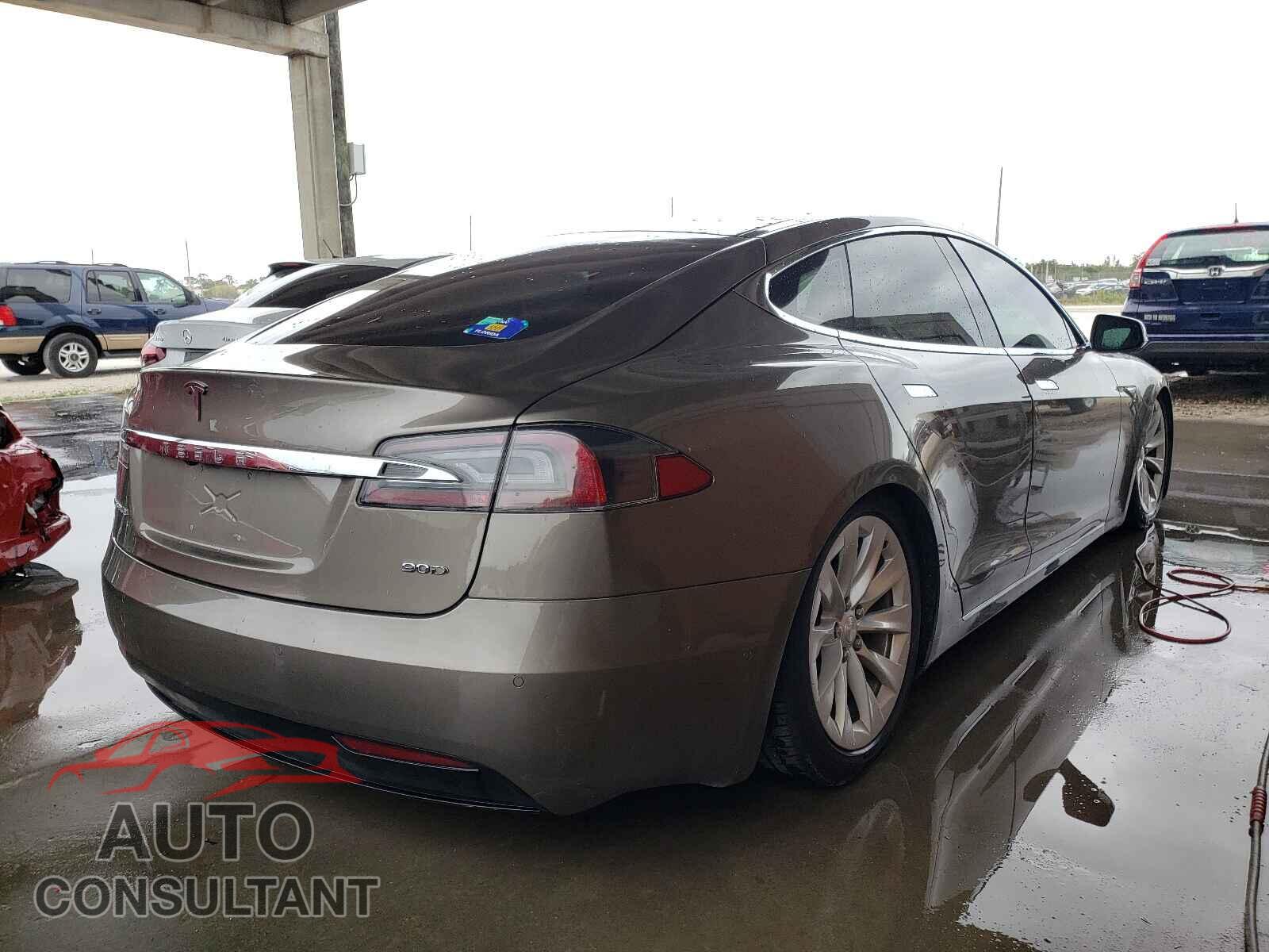 TESLA MODEL S 2016 - 5YJSA1E22GF142593