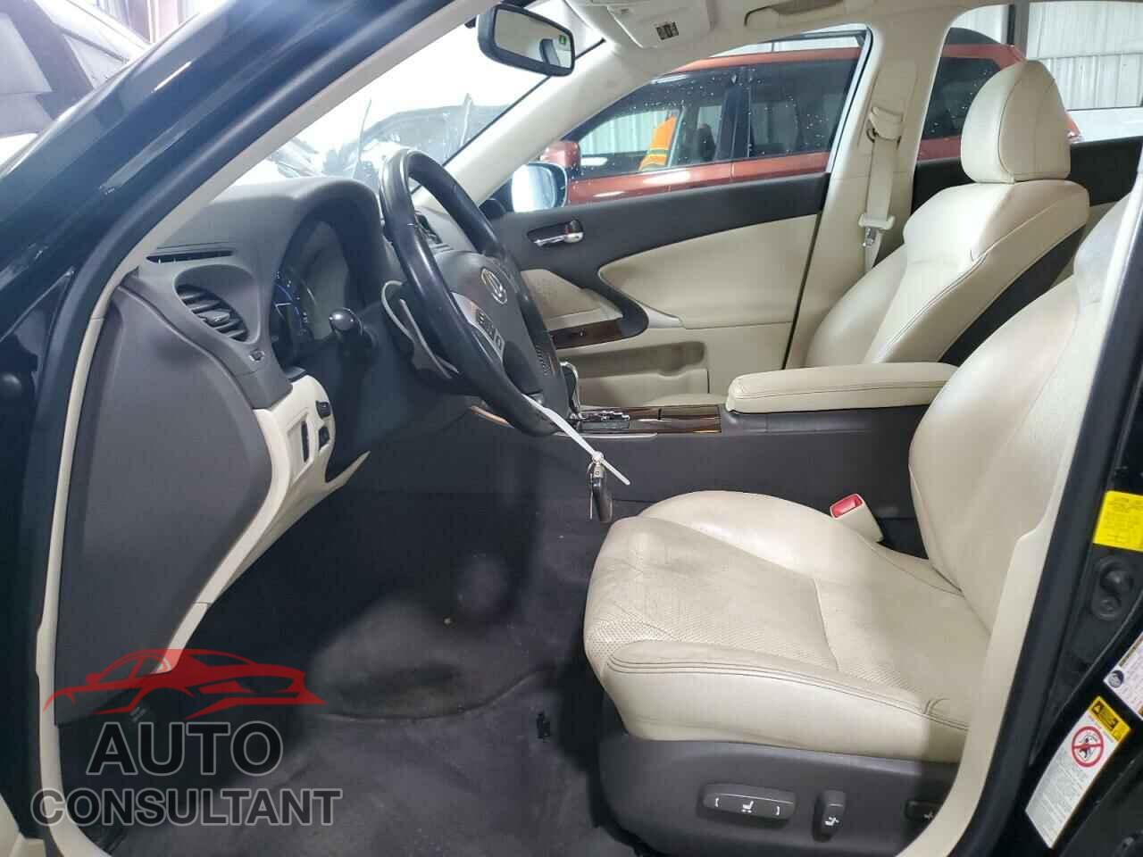LEXUS IS 2012 - JTHCF5C21C5059246