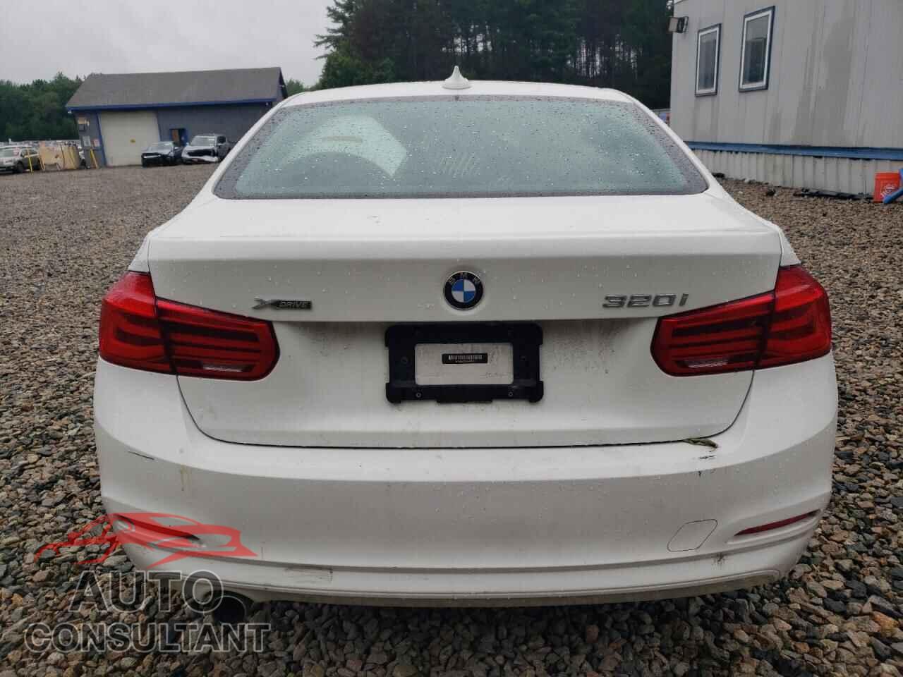 BMW 3 SERIES 2018 - WBA8A3C55JA488332