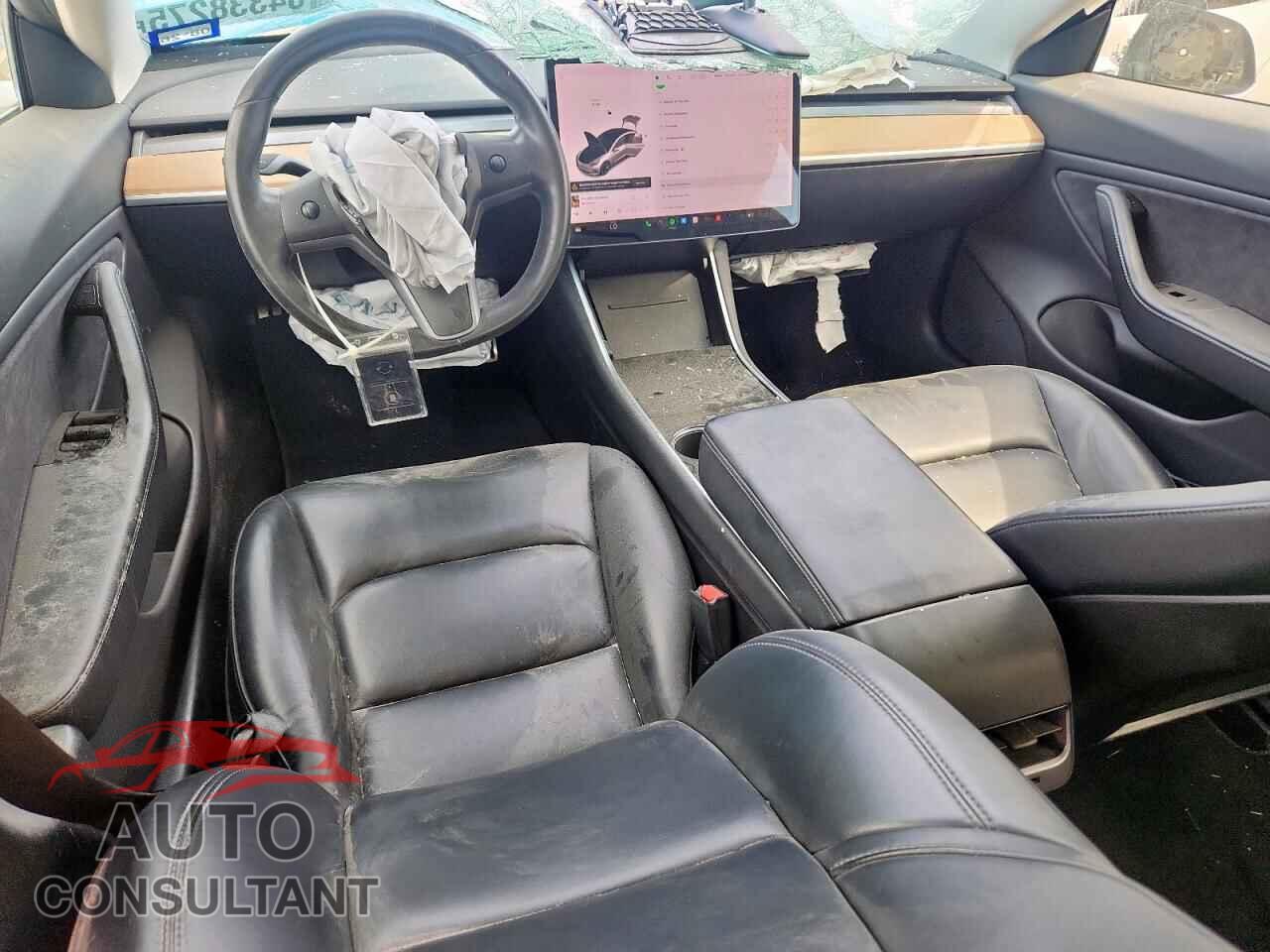 TESLA MODEL 3 2019 - 5YJ3E1EB3KF211440
