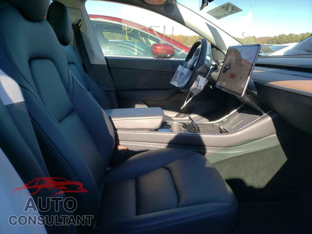 TESLA MODEL Y 2021 - 5YJYGDEEXMF099802