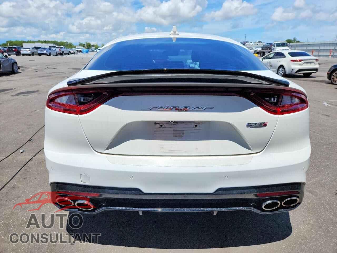 KIA STINGER 2018 - KNAE45LCXJ6018241