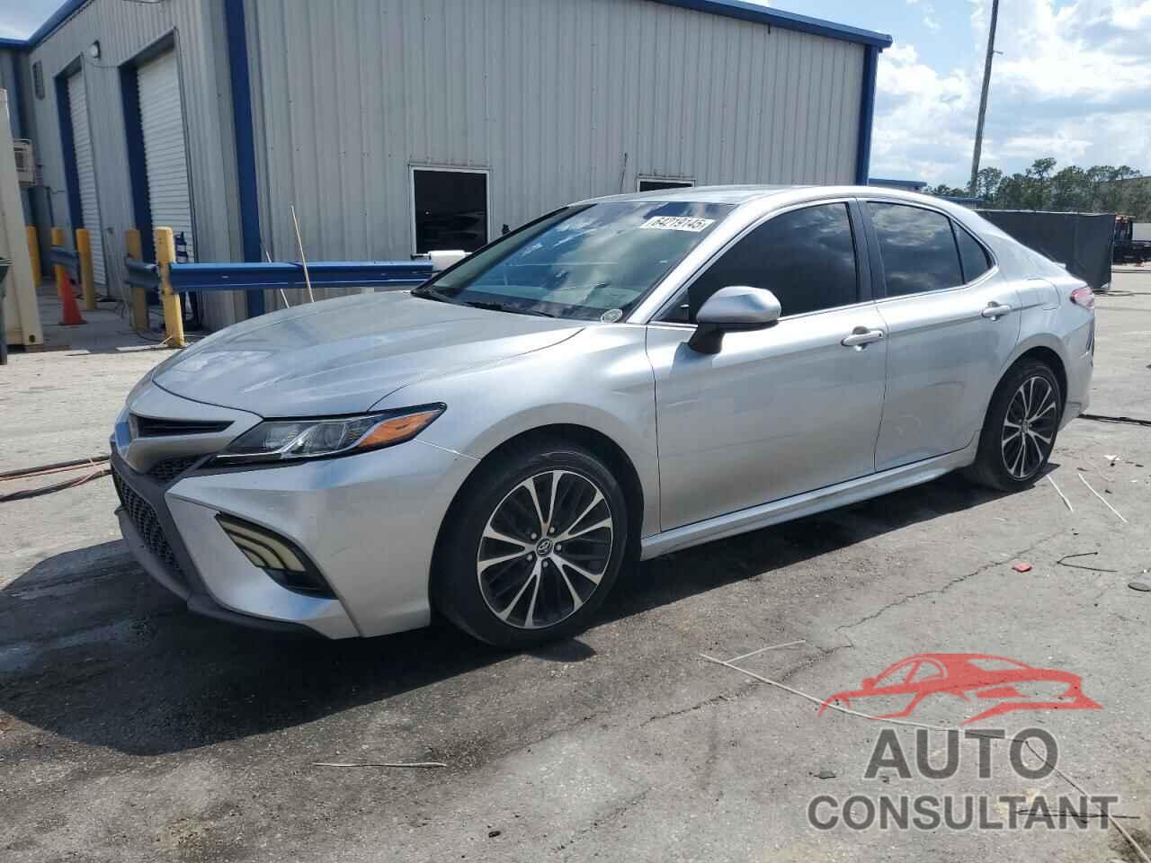 TOYOTA CAMRY 2018 - 4T1B11HK8JU061605