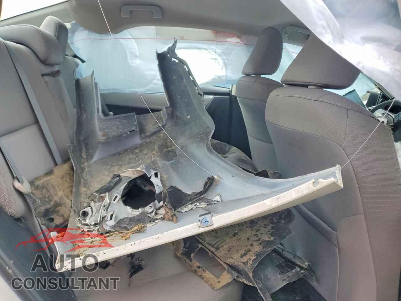 TOYOTA COROLLA 2015 - 5YFBURHE6FP244090