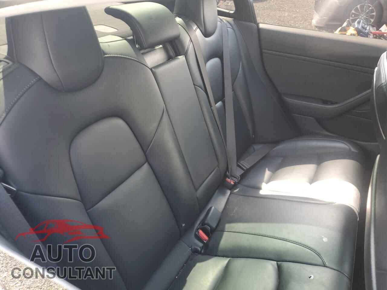 TESLA MODEL 3 2018 - 5YJ3E1EB0JF073211