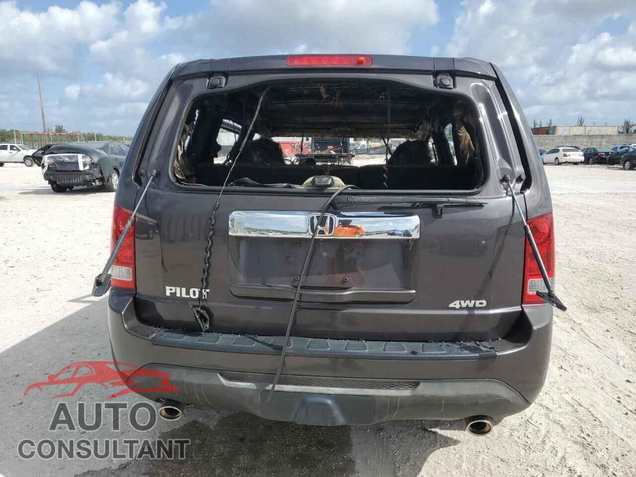 HONDA PILOT 2013 - 5FNYF4H48DB003803