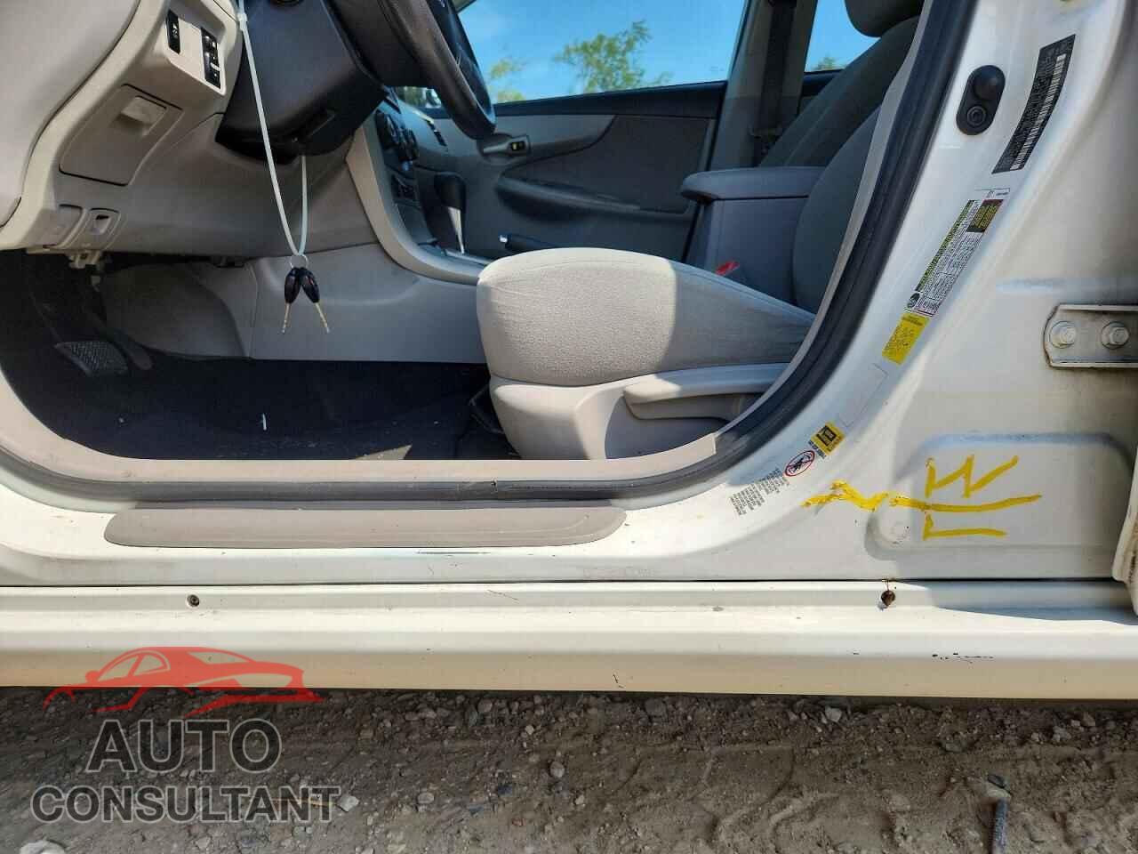 TOYOTA COROLLA 2013 - 2T1BU4EE2DC099439