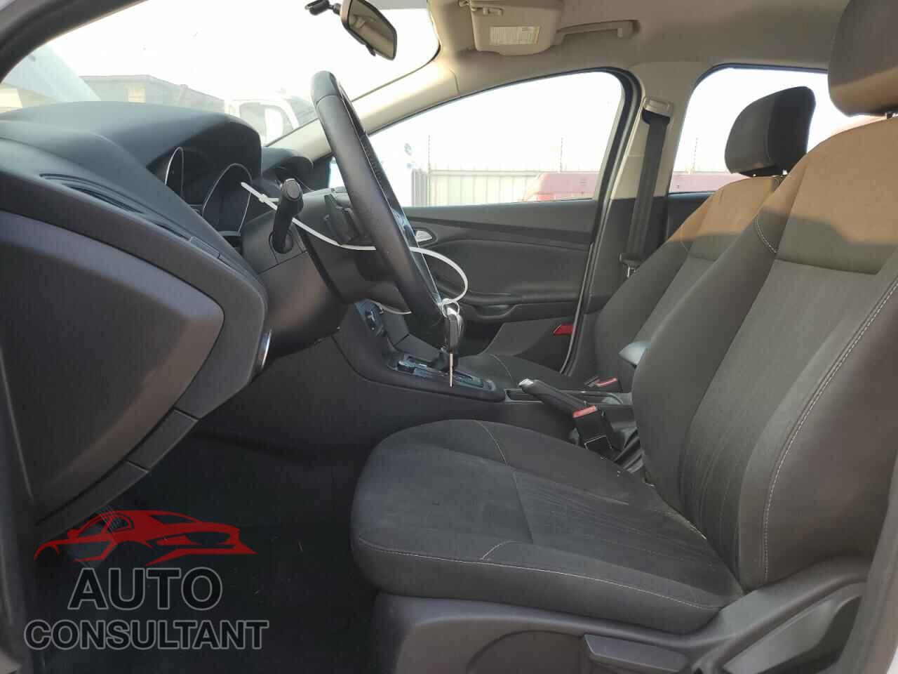 FORD FOCUS 2016 - 1FADP3K27GL351385