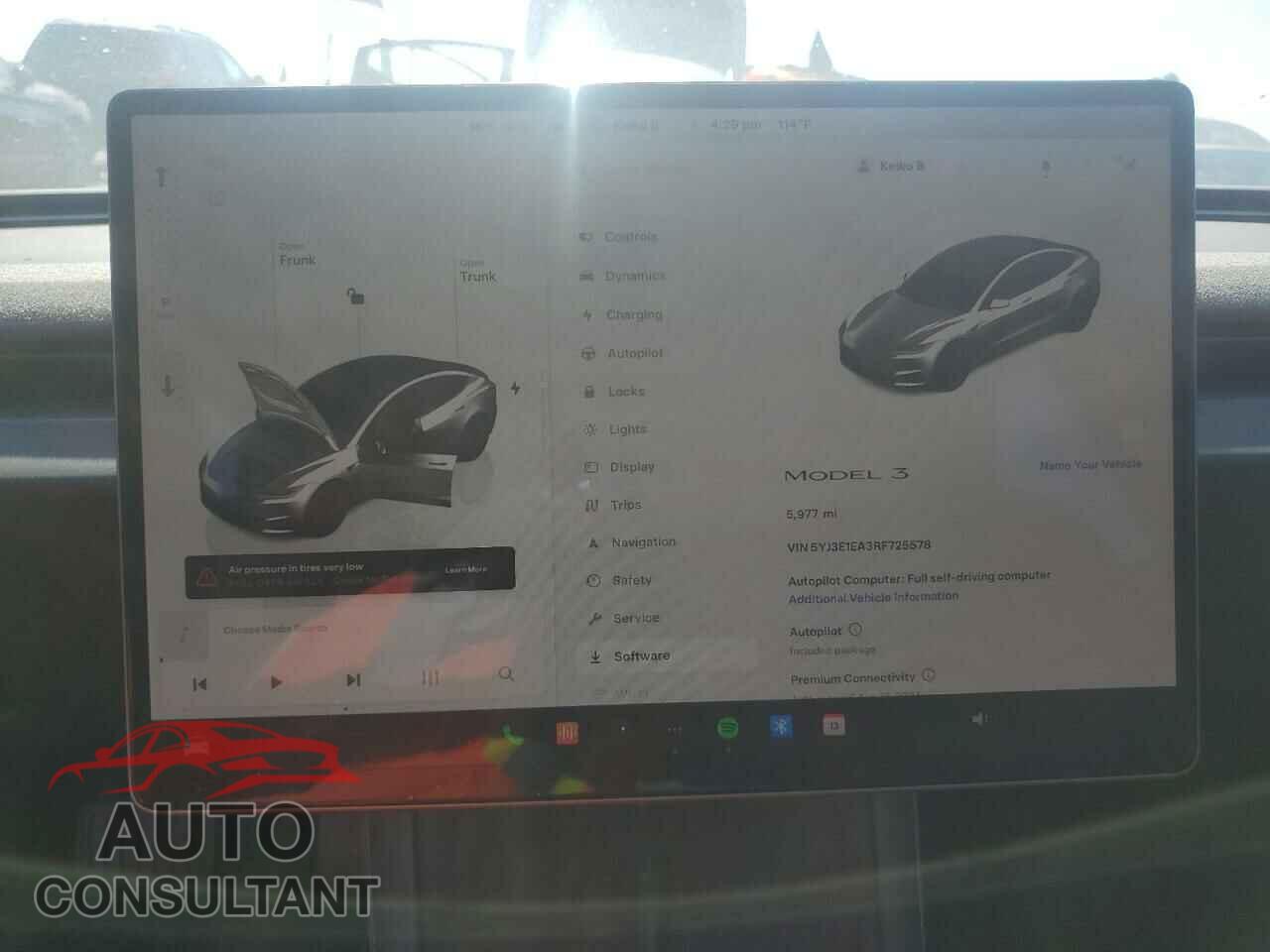 TESLA MODEL 3 2024 - 5YJ3E1EA3RF725578
