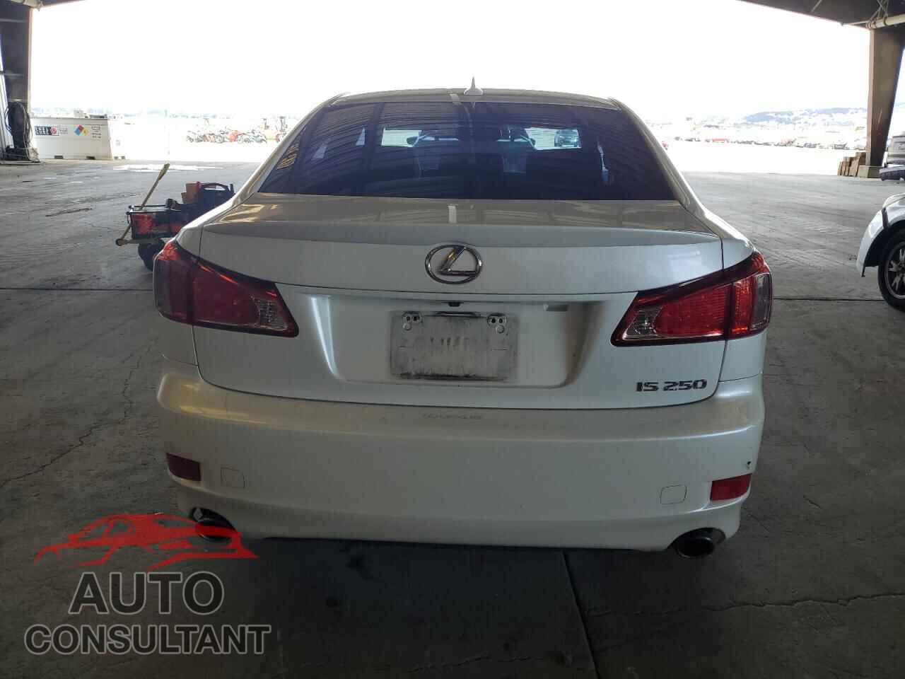 LEXUS IS 2011 - JTHBF5C24B5151316