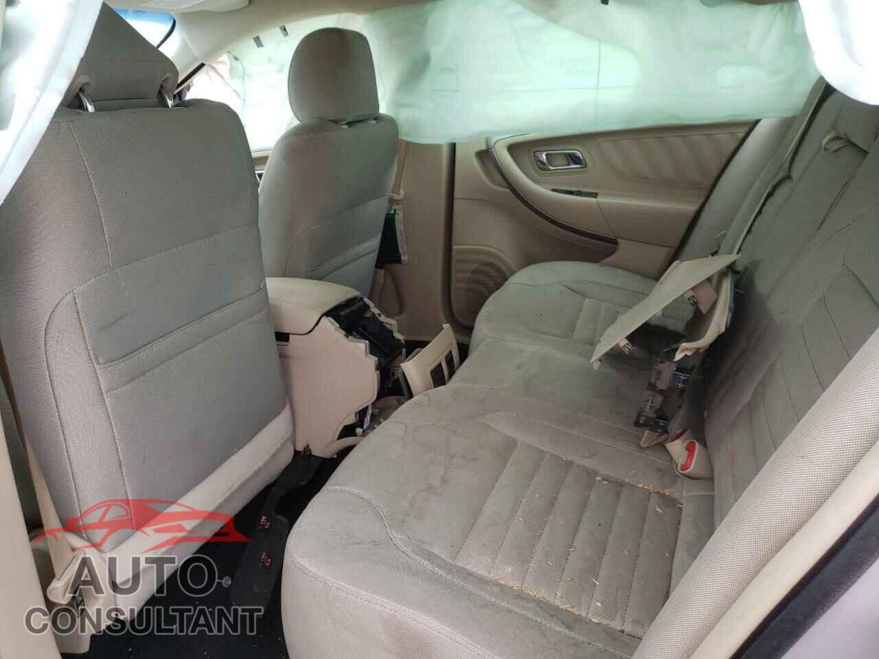 FORD TAURUS 2018 - 1FAHP2D8XJG129775
