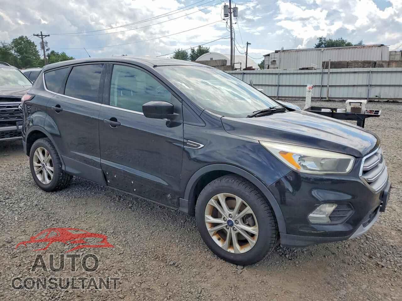 FORD ESCAPE 2017 - 1FMCU9GD0HUD02449