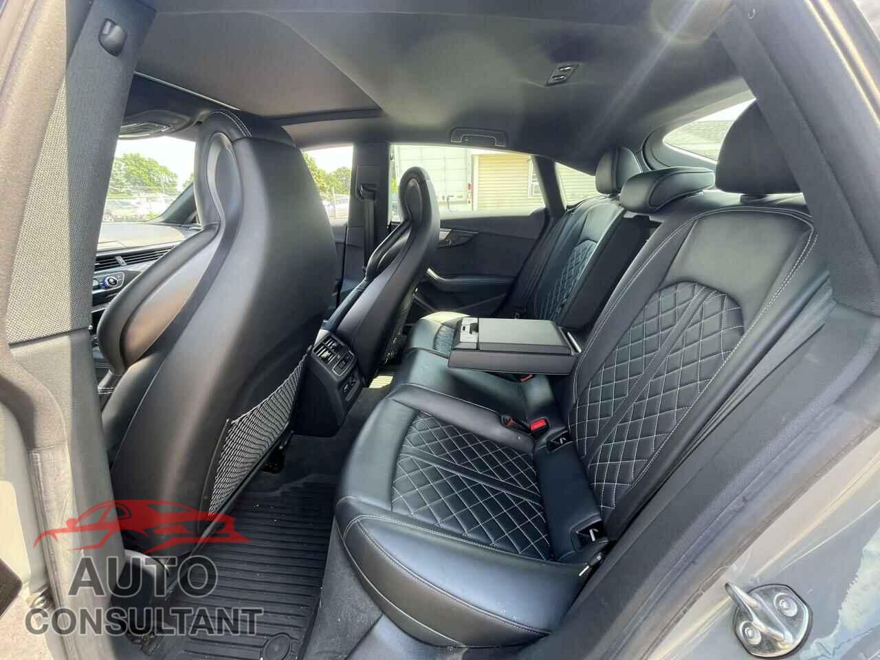 AUDI S5/RS5 2019 - WAUC4CF55KA006053