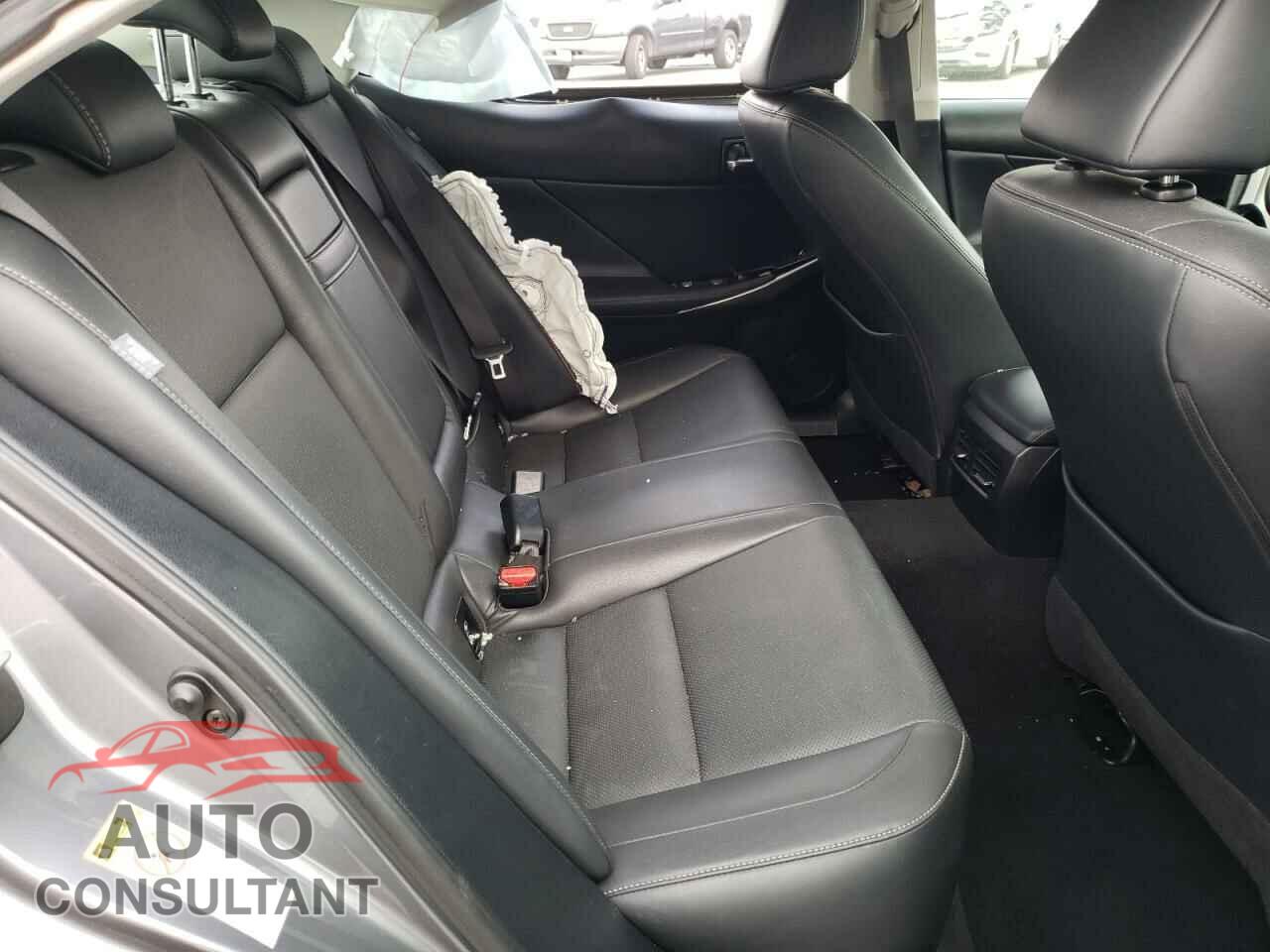 LEXUS IS 2016 - JTHBA1D2XG5036071
